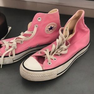 ladies pink converse